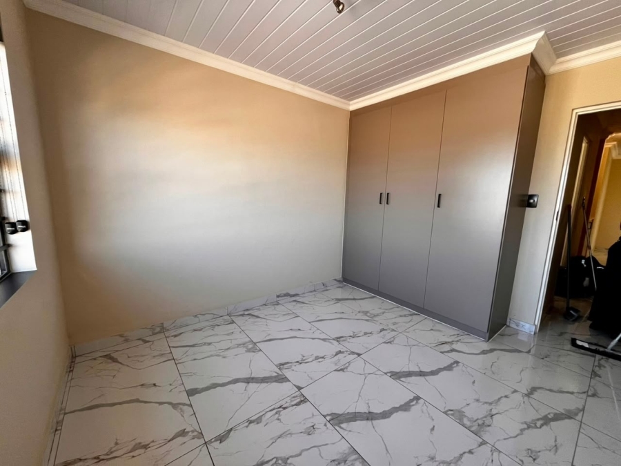 To Let 4 Bedroom Property for Rent in Cashan North West